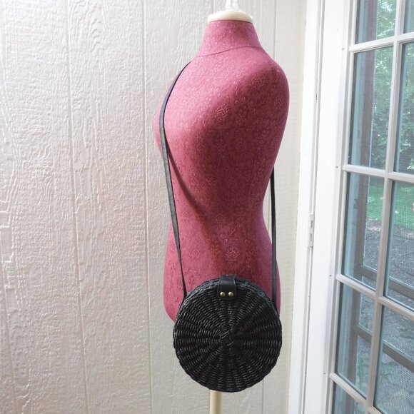 Word Market Made of 100% Paper Black Crossbody Bag - Picture 5 of 8